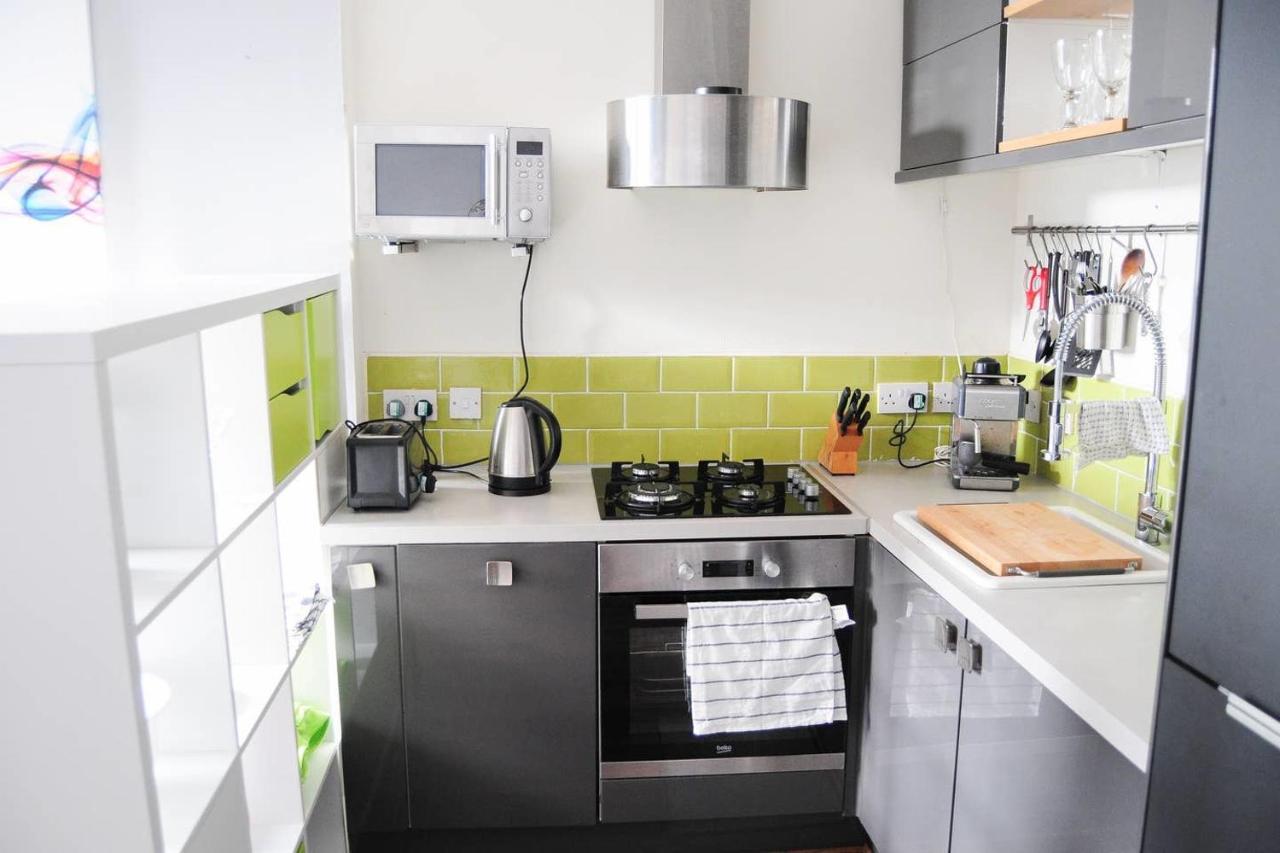 Glasgow Apartment Transport Links & Street Parking Екстер'єр фото